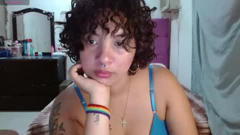 Snapshot of thompson_ari chatting on January 6, 10:45 pm thompson ari online show from January 6, 10:45 pm