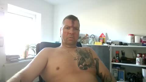 Snapshot of thomsen1478 chatting on March 17, 7:12 am thomsen1478 online show from March 17, 7:12 am