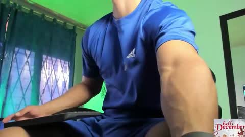 Snapshot of thomsevery chatting on December 15, 9:52 pm Thoms Every online show from December 15, 9:52 pm