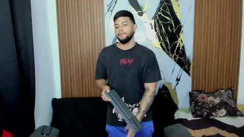 thomson_hot01 online show from December 4, 5:28 am