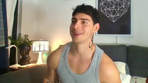 Snapshot of thomylov chatting on March 13, 3:13 am thomylov online show from March 13, 3:13 am