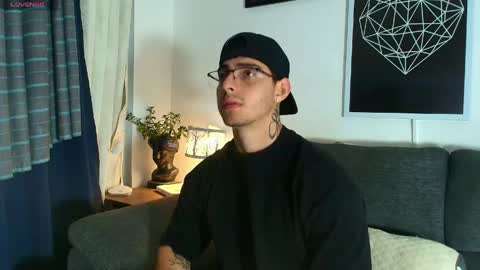 thomylov online show from May 29, 2:09 am