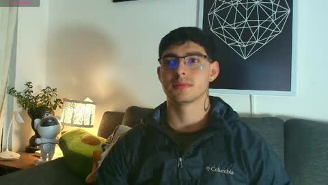 thomylov online show from May 31, 9:05 am