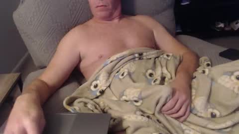 Snapshot of thonglife chatting on December 2, 5:46 am Jonathan online show from December 2, 5:46 am