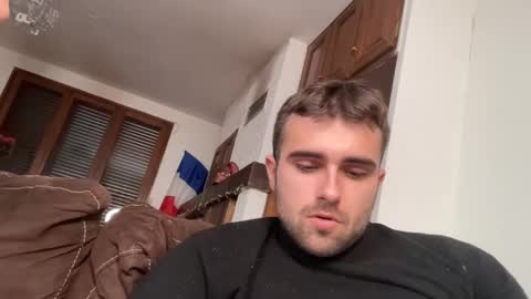 Snapshot of thony_grey chatting on December 4, 9:46 pm Thony Grey online show from December 4, 9:46 pm