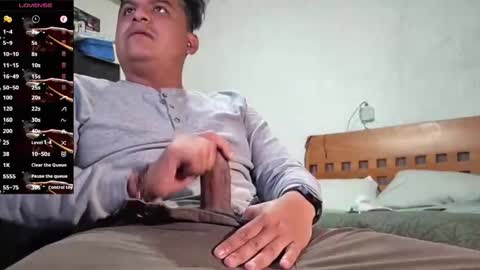 thor0200 online show from February 7, 2:37 am