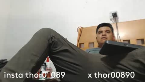 Snapshot of thor0200 chatting on May 4, 12:39 am thor0200 online show from May 4, 12:39 am