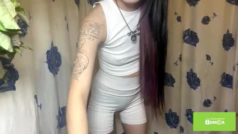 Lola  3 a gift for every fan club member online show from February 21, 8:32 pm