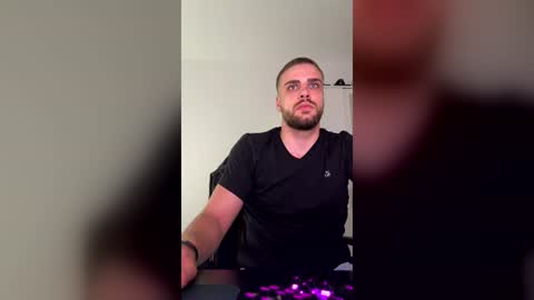 thorodinson03 online show from June 12, 4:17 pm