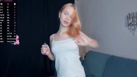 Snapshot of thousand_desires chatting on March 16, 8:18 am Lynn online show from March 16, 8:18 am