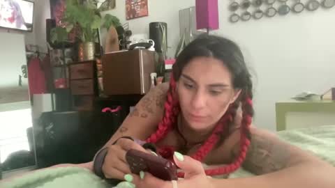 Snapshot of throatyygoat chatting on September 28, 4:45 pm throatyygoat online show from September 28, 4:45 pm