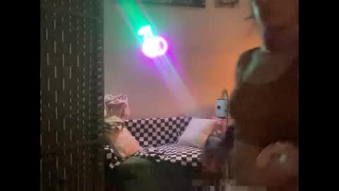 throatyygoat online show from November 30, 2:37 am