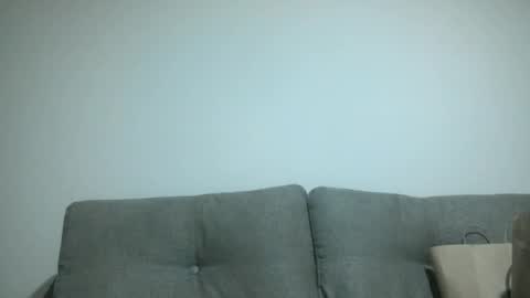 Snapshot of throwawayyourgun chatting on February 25, 10:18 pm Luka online show from February 25, 10:18 pm