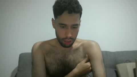 Snapshot of throwawayyourgun chatting on February 27, 8:20 pm Luka online show from February 27, 8:20 pm