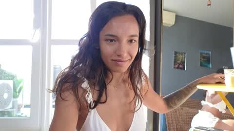 tia_j online show from May 23, 4:39 am