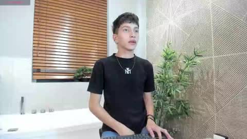 Tiam Muller online show from November 3, 3:41 am