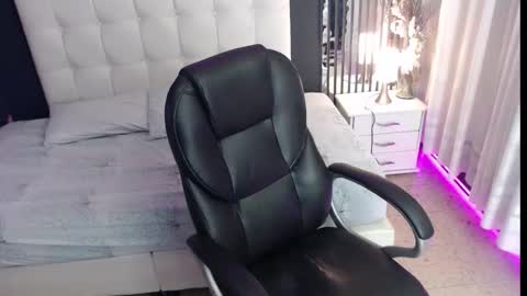 Snapshot of tiana_scot chatting on January 16, 11:47 am LIA online show from January 16, 11:47 am