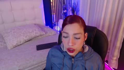 Snapshot of tiana_scot chatting on February 2, 11:53 am LIA online show from February 2, 11:53 am