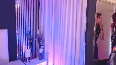 Snapshot of tiana_scot chatting on February 4, 11:49 am LIA online show from February 4, 11:49 am