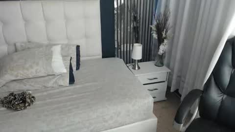 Snapshot of tiana_scot chatting on February 11, 11:59 am LIA online show from February 11, 11:59 am