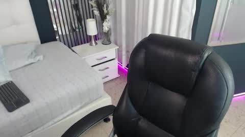 Snapshot of tiana_scot chatting on February 17, 12:12 pm LIA online show from February 17, 12:12 pm