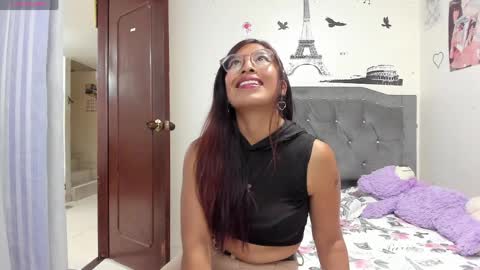 Snapshot of tiana_violet chatting on April 21, 5:50 pm tiana_violet online show from April 21, 5:50 pm