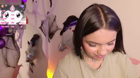 Tiana Le online show from October 18, 9:48 pm