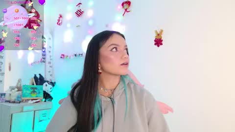 Tiana Le online show from November 22, 1:59 am