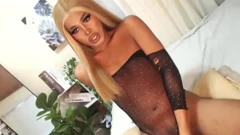 Sam online show from December 21, 8:18 am