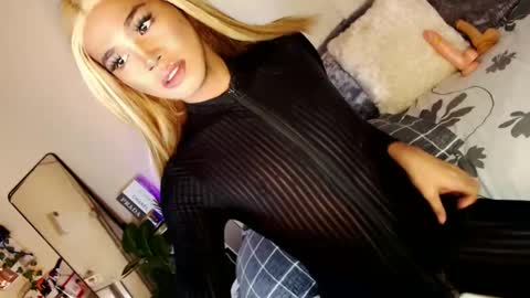 Sam online show from February 5, 6:46 am