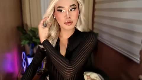 Sam online show from September 18, 9:17 pm