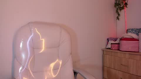 Tiarha online show from December 16, 10:40 am