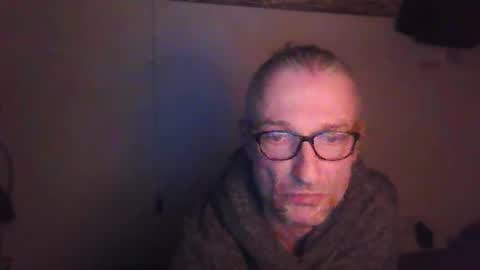Snapshot of tiddles12345 chatting on April 27, 1:47 am tiddles12345 online show from April 27, 1:47 am