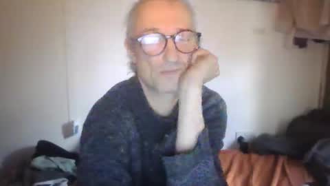Snapshot of tiddles12345 chatting on May 12, 3:09 pm tiddles12345 online show from May 12, 3:09 pm
