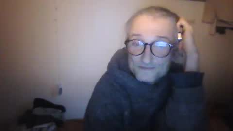 Snapshot of tiddles12345 chatting on May 13, 4:32 am tiddles12345 online show from May 13, 4:32 am