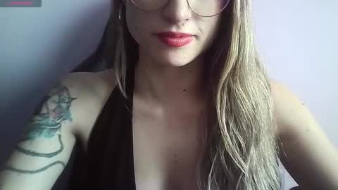 Snapshot of tifanny_a chatting on September 10, 9:15 pm Tifanny online show from September 10, 9:15 pm