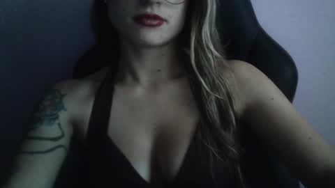 Snapshot of tifanny_a chatting on April 21, 9:39 pm Tifanny online show from April 21, 9:39 pm