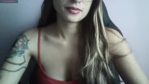Snapshot of tifanny_a chatting on April 27, 9:57 pm Tifanny online show from April 27, 9:57 pm