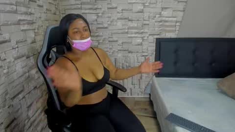 Snapshot of tifanny_fiire chatting on September 24, 11:35 am leidy online show from September 24, 11:35 am