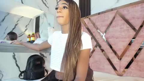 Tifanny online show from February 22, 5:33 pm