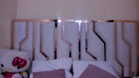    online show from September 16, 8:43 pm