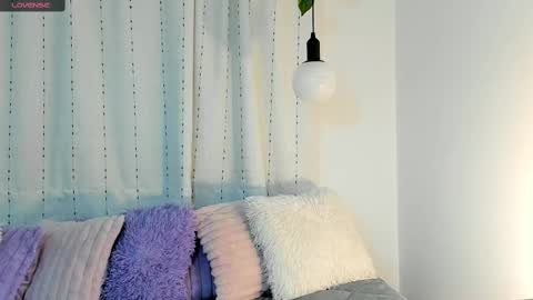 Tiffany online show from March 5, 3:18 am