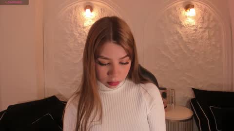 Tiffanny Sins online show from March 18, 3:31 am
