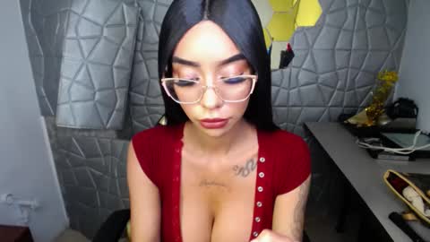 tiffany_1m online show from March 5, 3:51 pm