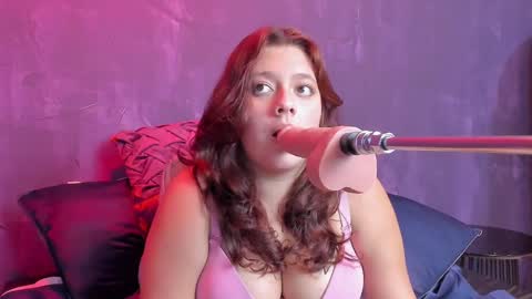 Snapshot of tiffany_bigboobs chatting on December 23, 1:40 am tiffany_bigboobs online show from December 23, 1:40 am