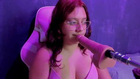 Snapshot of tiffany_bigboobs chatting on January 4, 2:14 am tiffany_bigboobs online show from January 4, 2:14 am