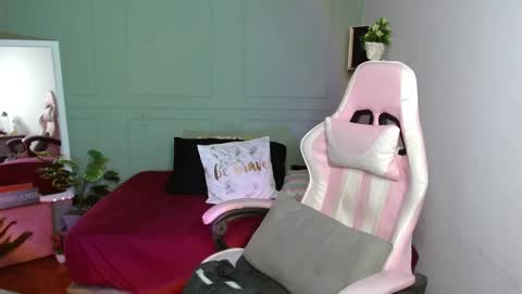 Snapshot of tiffany_laurens chatting on January 10, 5:15 am dont forget ask for custom vids online show from January 10, 5:15 am