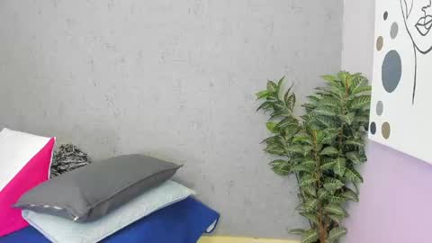 Snapshot of tiffany_mendez chatting on April 22, 12:07 pm tiffany_mendez online show from April 22, 12:07 pm