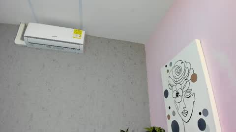 Snapshot of tiffany_mendez chatting on May 16, 12:04 pm tiffany_mendez online show from May 16, 12:04 pm