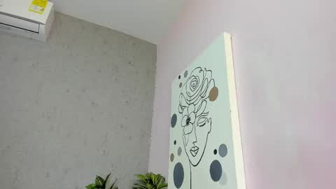 Snapshot of tiffany_mendez chatting on May 20, 12:00 pm tiffany_mendez online show from May 20, 12:00 pm